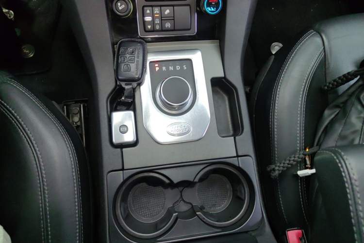 Used Land Rover Discovery 2014 3.0 SC V6 HSE Luxury Gear Lever