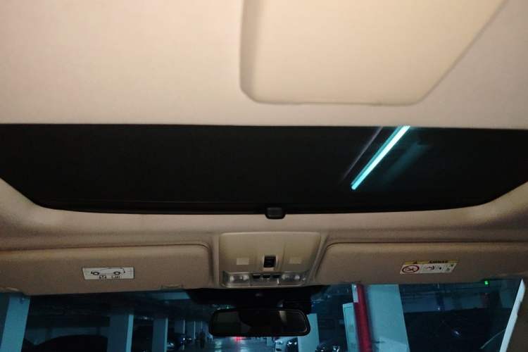 Used Land Rover Discovery 2014 3.0 SC V6 HSE Headliner