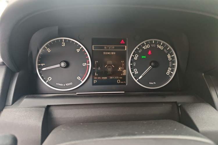 Used Land Rover Discovery 2014 3.0 SDV6 HSE Diesel Edition Instrument Cluster