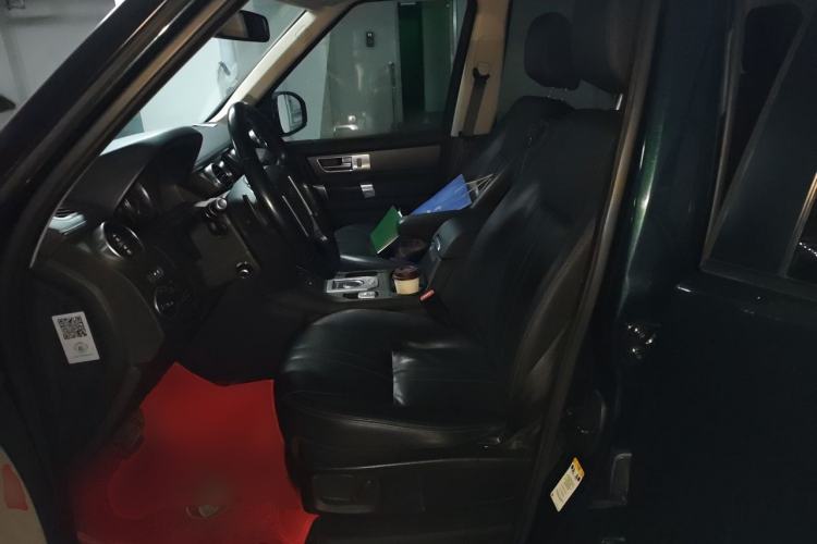 Used Land Rover Discovery 2014 3.0 SC V6 HSE Left Front Seat