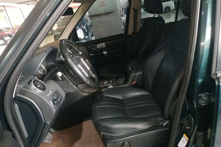 Used Land Rover Discovery 2014 3.0 SC V6 SE Left Front Seat