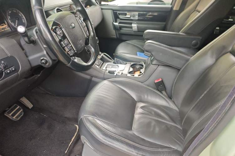 Used Land Rover Discovery 2014 3.0 SC V6 HSE Luxury Left Front Seat