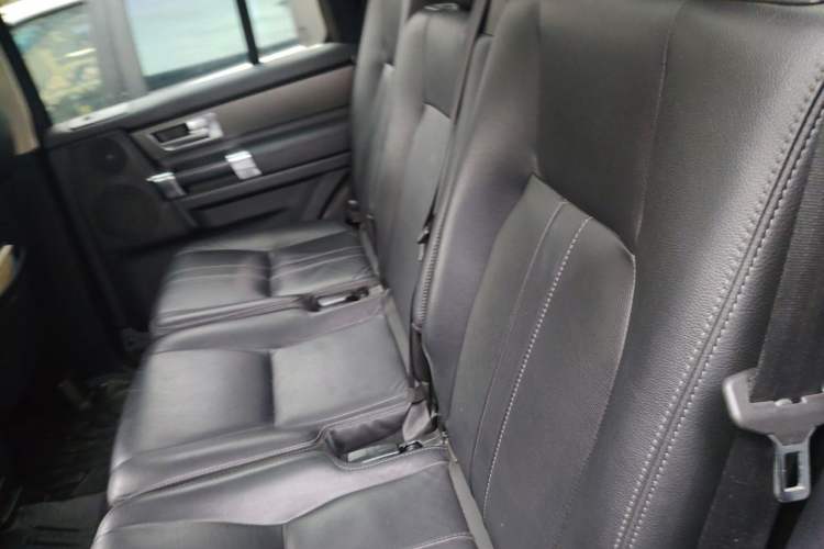 Used Land Rover Discovery 2014 3.0 SDV6 HSE Diesel Edition Left Rear Seat