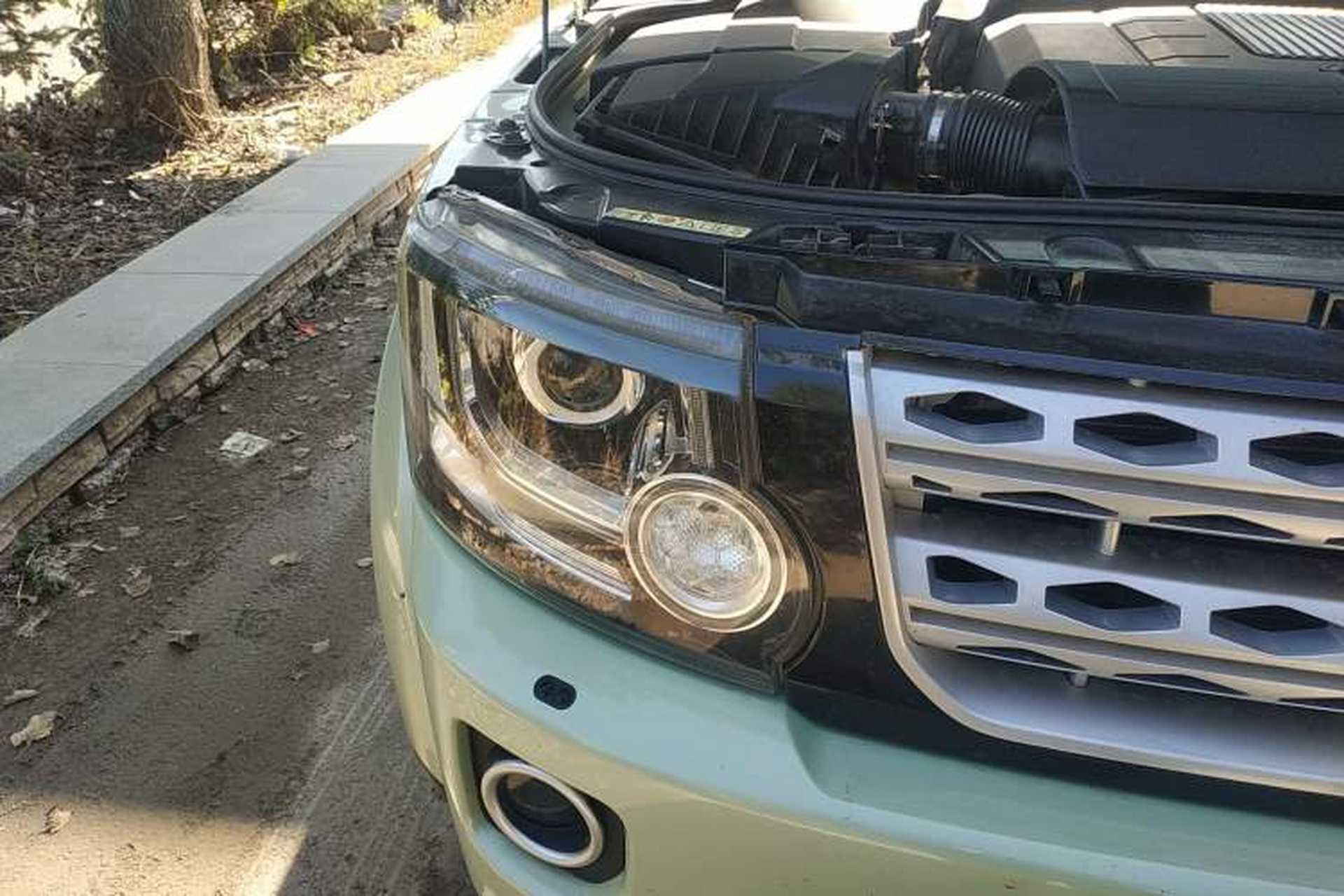 Used Land Rover Discovery 2014 3.0 SC V6 SE Right Front Headlight