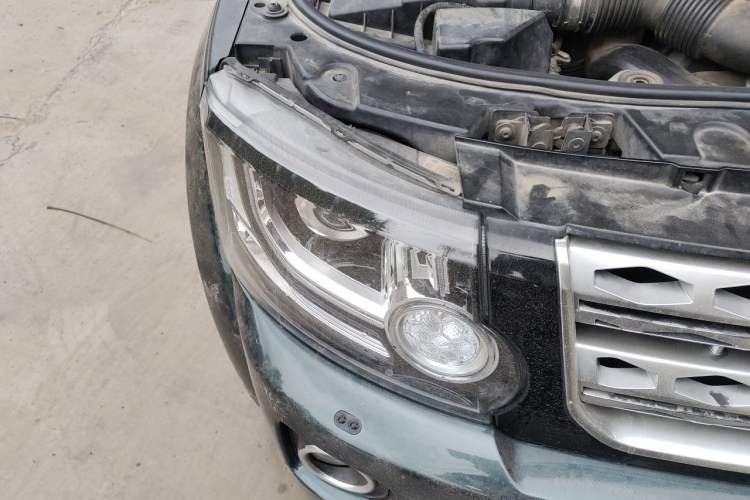 Used Land Rover Discovery 2014 3.0 SC V6 XXV Edition Right Front Headlight