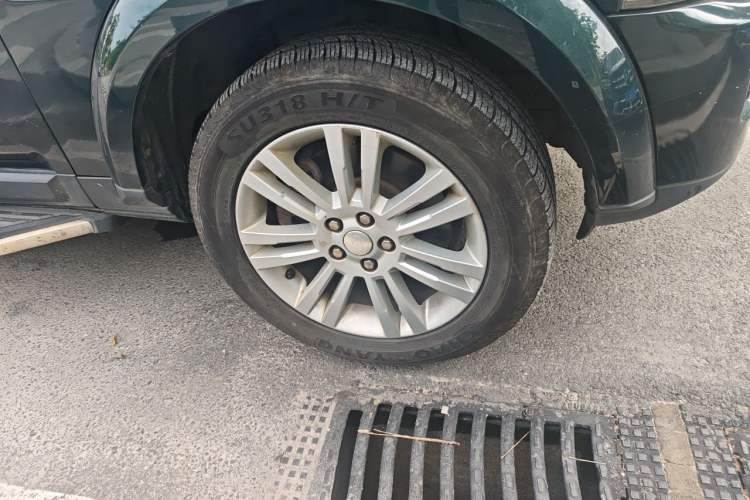 Used Land Rover Discovery 2014 3.0 SDV6 HSE Diesel Edition Right Front Wheel Hub