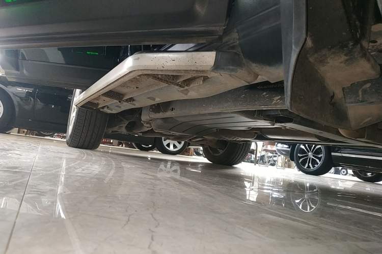 Used Land Rover Discovery 2014 3.0 SC V6 SE Right Side Sill