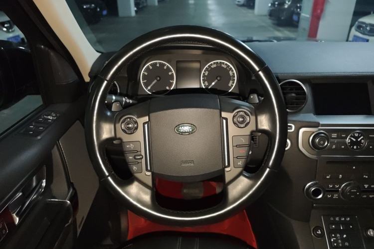 Used Land Rover Discovery 2014 3.0 SC V6 HSE Steering Wheel