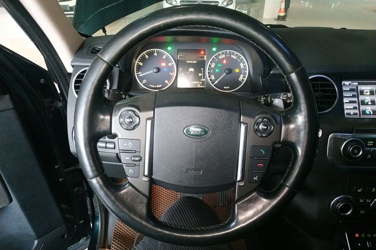 Used Land Rover Discovery 2014 3.0 SC V6 SE Steering Wheel