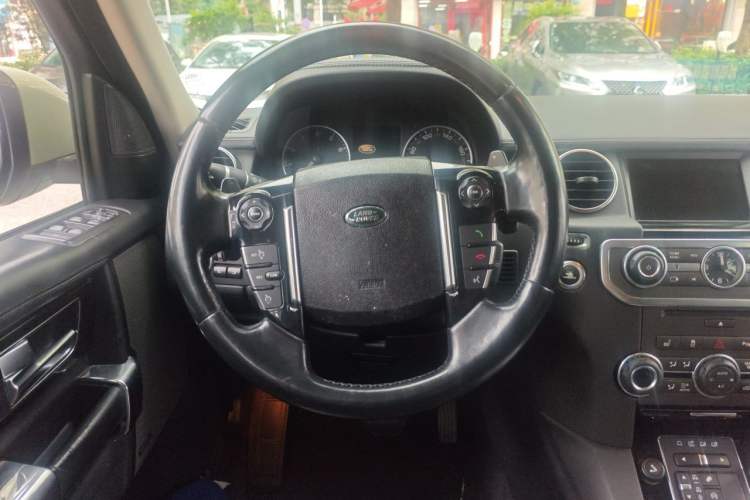 Used Land Rover Discovery 2014 3.0 SC V6 HSE Luxury Steering Wheel