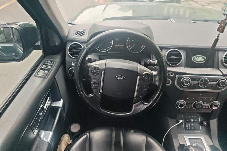Used Land Rover Discovery 2014 3.0 SDV6 HSE Diesel Edition Steering Wheel