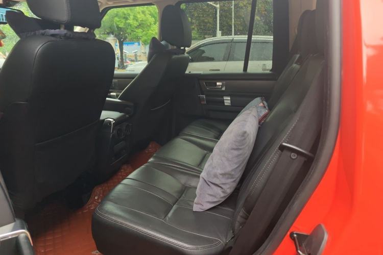 Used Land Rover Discovery 2014 3.0 SC V6 SE Left Rear Seat