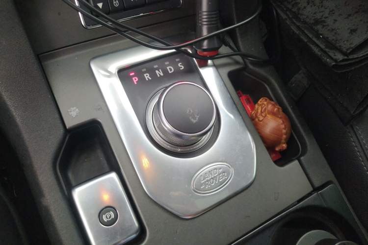 Used Land Rover Discovery 2014 3.0 SDV6 HSE Diesel Edition Gear Lever