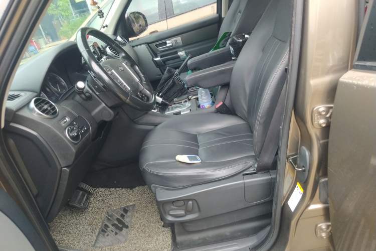 Used Land Rover Discovery 2014 3.0 SDV6 HSE Diesel Edition Left Front Seat