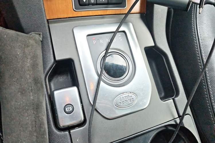 Used Land Rover Discovery 2014 3.0 SC V6 HSE Gear Lever