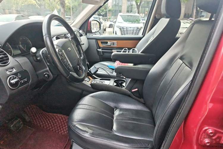 Used Land Rover Discovery 2014 3.0 SC V6 HSE Left Front Seat