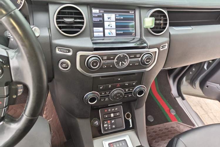 Used Land Rover Discovery 2014 3.0 SC V6 HSE Luxury Audio And AC Panel