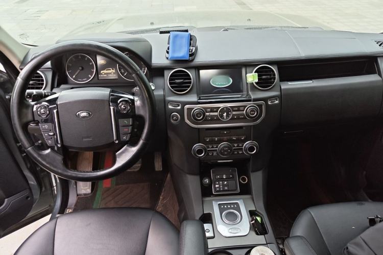 Used Land Rover Discovery 2014 3.0 SC V6 HSE Luxury Center Console