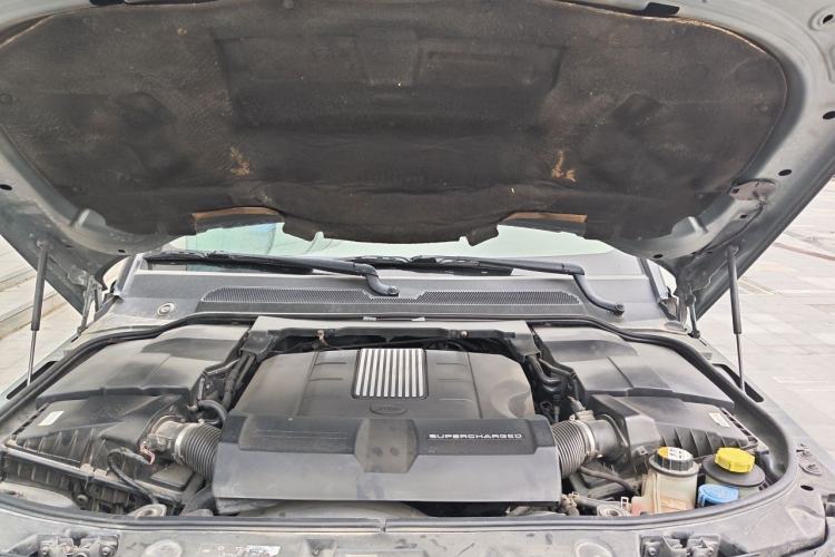Used Land Rover Discovery 2014 3.0 SC V6 HSE Luxury Engine Bay