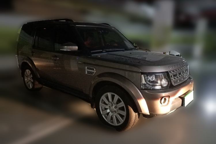 Used Land Rover Discovery 2014 3.0 SDV6 HSE Diesel Edition Front Right 45 Deg