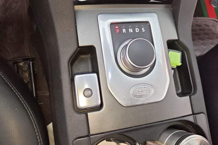 Used Land Rover Discovery 2014 3.0 SC V6 HSE Luxury Gear Lever