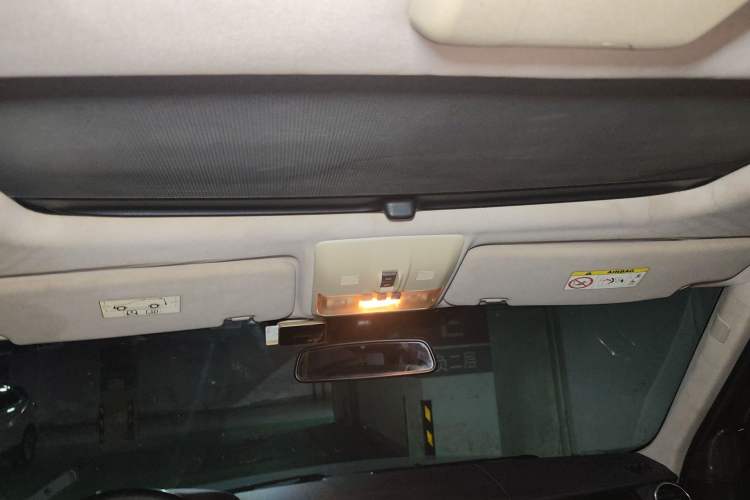 Used Land Rover Discovery 2014 3.0 SDV6 HSE Diesel Edition Headliner