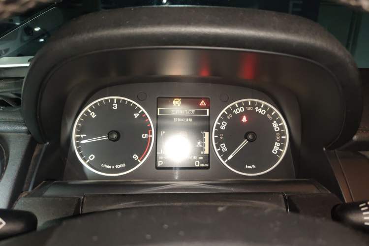 Used Land Rover Discovery 2014 3.0 SDV6 HSE Diesel Edition Instrument Cluster