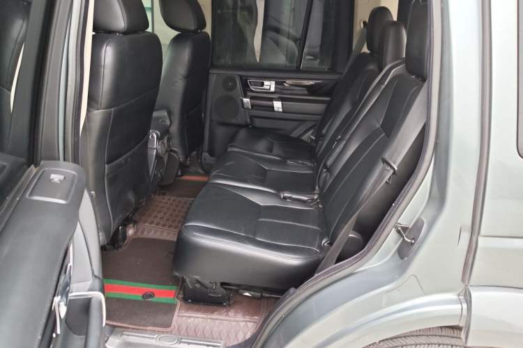 Used Land Rover Discovery 2014 3.0 SC V6 HSE Luxury Left Rear Seat