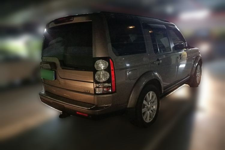 Used Land Rover Discovery 2014 3.0 SDV6 HSE Diesel Edition Rear Right 45 Deg