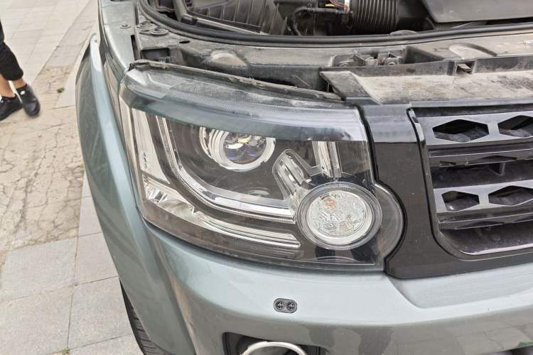Used Land Rover Discovery 2014 3.0 SC V6 HSE Luxury Right Front Headlight