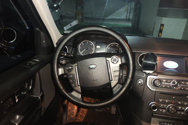 Used Land Rover Discovery 2014 3.0 SDV6 HSE Diesel Edition Steering Wheel