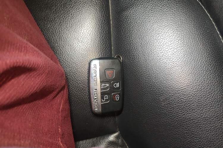 Used Land Rover Discovery 2014 3.0 SDV6 HSE Diesel Edition Vehicle Key
