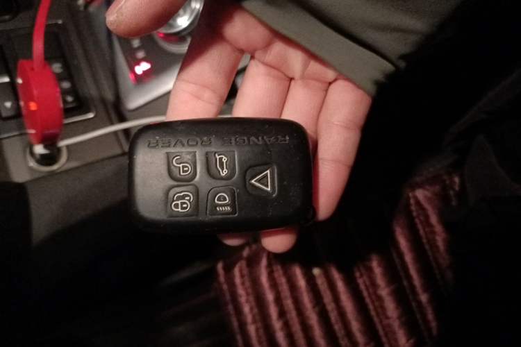 Used Land Rover Discovery 2014 3.0 SDV6 HSE Diesel Edition Vehicle Key
