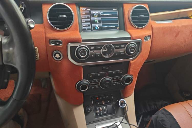 Used Land Rover Discovery 2014 3.0 SDV6 HSE Diesel Edition Audio And AC Panel