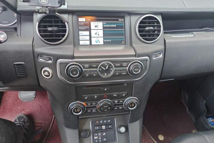 Used Land Rover Discovery 2014 3.0 SDV6 HSE Diesel Edition Audio And AC Panel