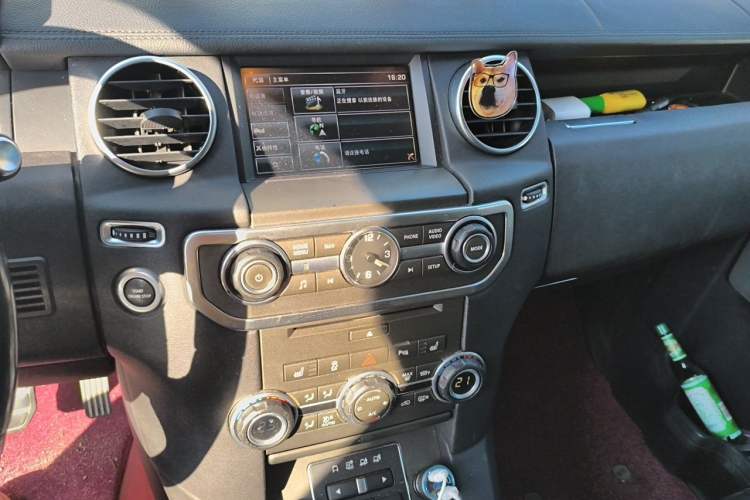 Used Land Rover Discovery 2014 3.0 SC V6 HSE Audio And AC Panel