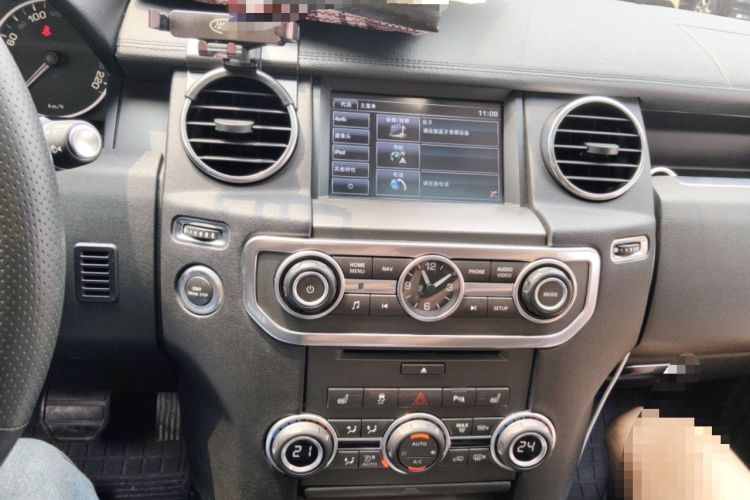 Used Land Rover Discovery 2014 3.0 SDV6 HSE Diesel Edition Audio And AC Panel