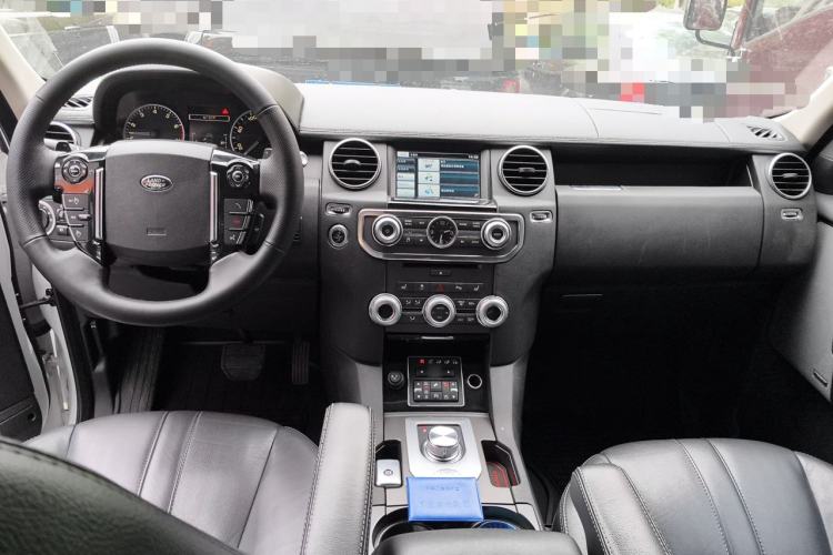 Used Land Rover Discovery 2014 3.0 SC V6 HSE Luxury Center Console
