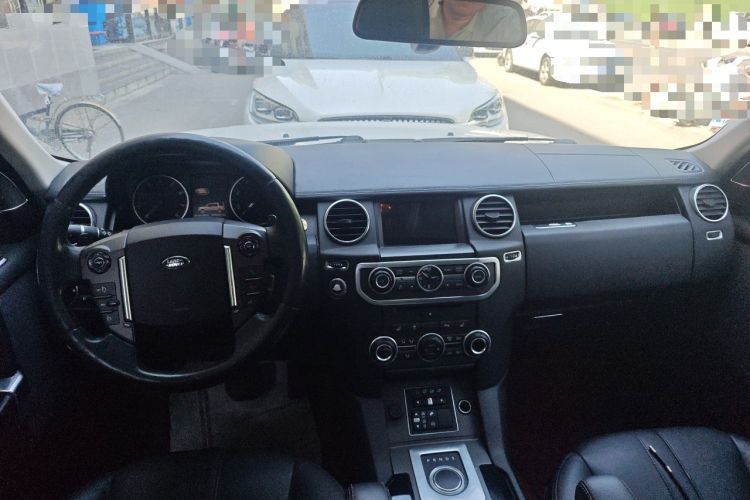 Used Land Rover Discovery 2014 3.0 SC V6 HSE Luxury Center Console
