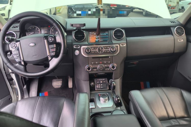 Used Land Rover Discovery 2014 3.0 SC V6 SE Center Console