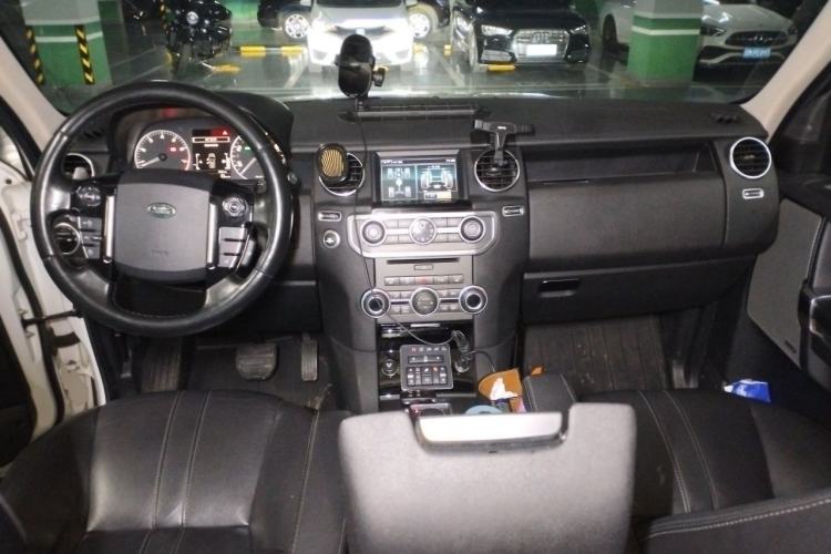Used Land Rover Discovery 2014 3.0 SC V6 HSE Luxury Center Console