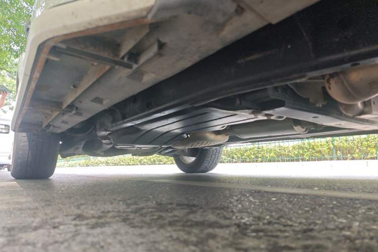 Used Land Rover Discovery 2014 3.0 SC V6 SE Chassis Front Right