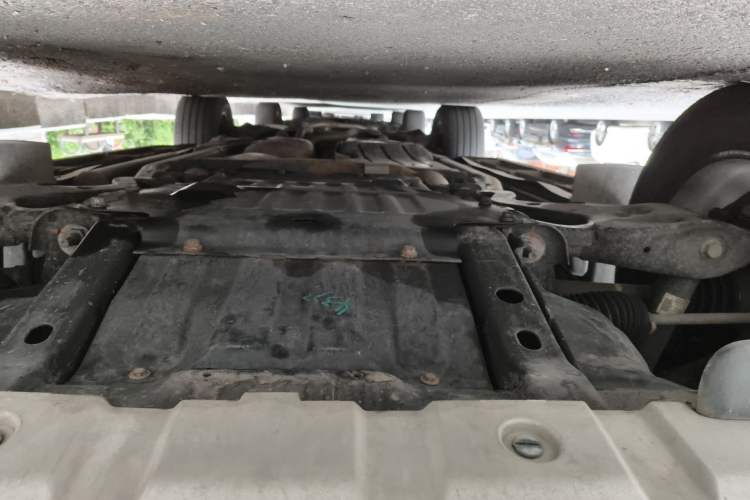 Used Land Rover Discovery 2014 3.0 SC V6 HSE Chassis Front