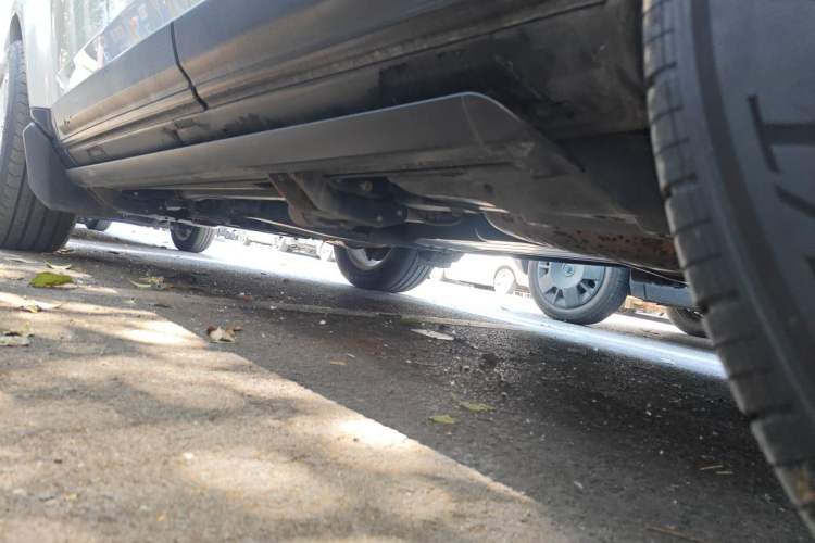 Used Land Rover Discovery 2014 3.0 SC V6 HSE Chassis Rear Left