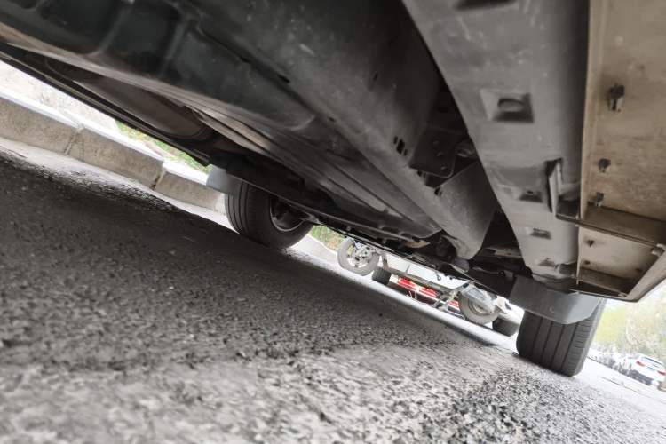 Used Land Rover Discovery 2014 3.0 SC V6 HSE Chassis Rear Right
