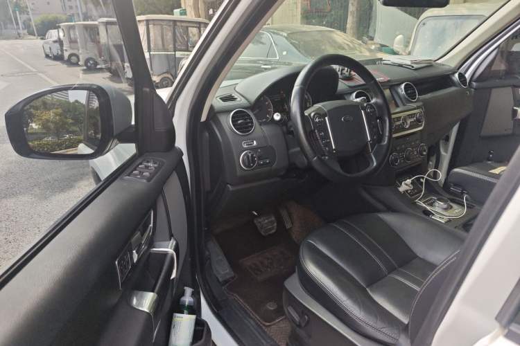 Used Land Rover Discovery 2014 3.0 SC V6 SE Driver Seat