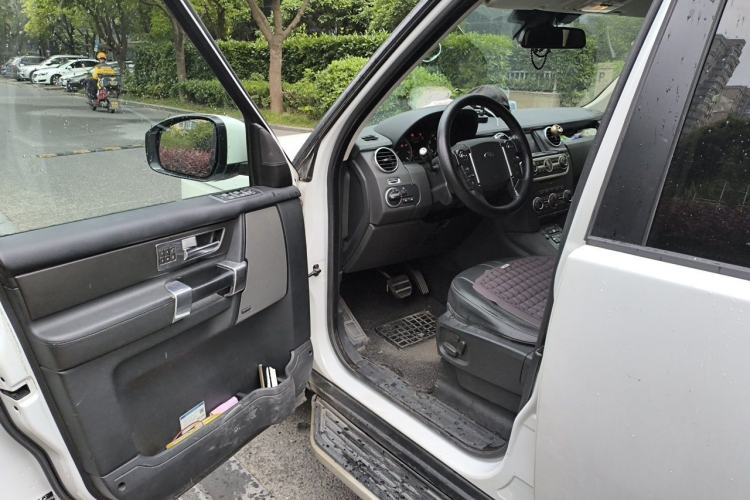 Used Land Rover Discovery 2014 3.0 SC V6 SE Driver Seat