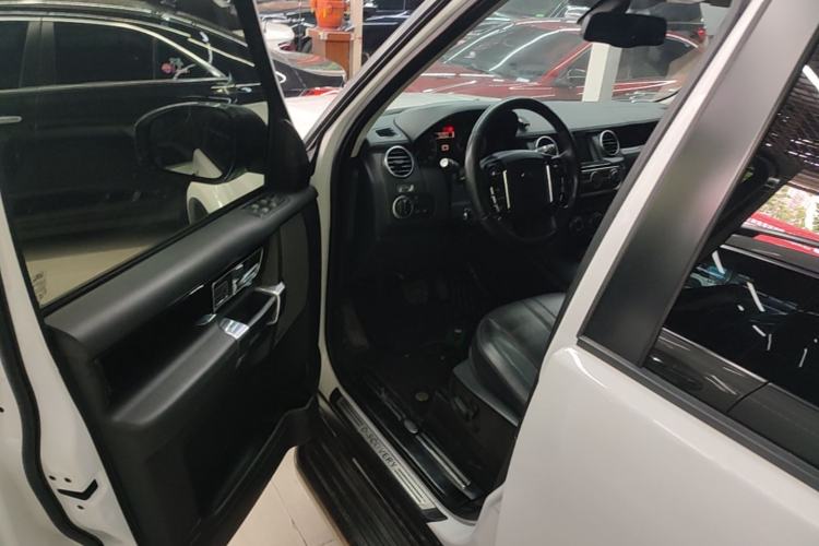 Used Land Rover Discovery 2014 3.0 SC V6 HSE Driver Seat