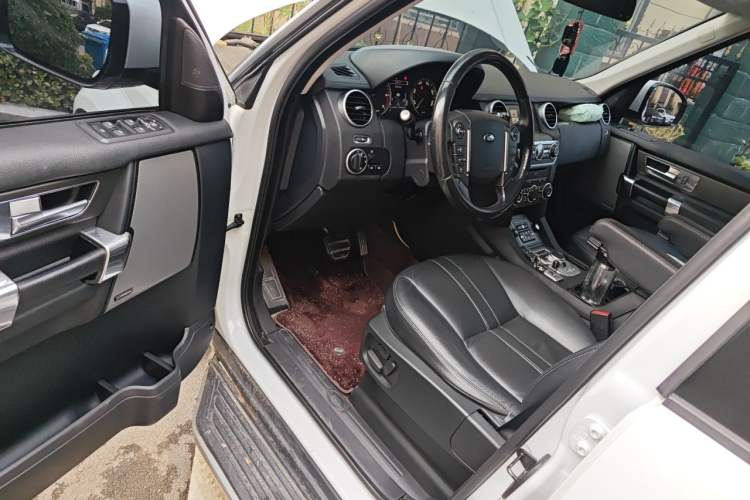 Used Land Rover Discovery 2014 3.0 SDV6 HSE Diesel Edition Driver Seat