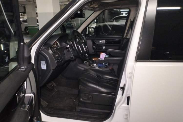 Used Land Rover Discovery 2014 3.0 SC V6 HSE Luxury Driver Seat